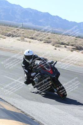 media/Dec-01-2025-Moto Forza (Mon) [[2daa91e15f]]/3-Beginner Group/Session 3 (Turn 16 Inside)/